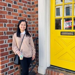 Meet your Posher, Jennifer